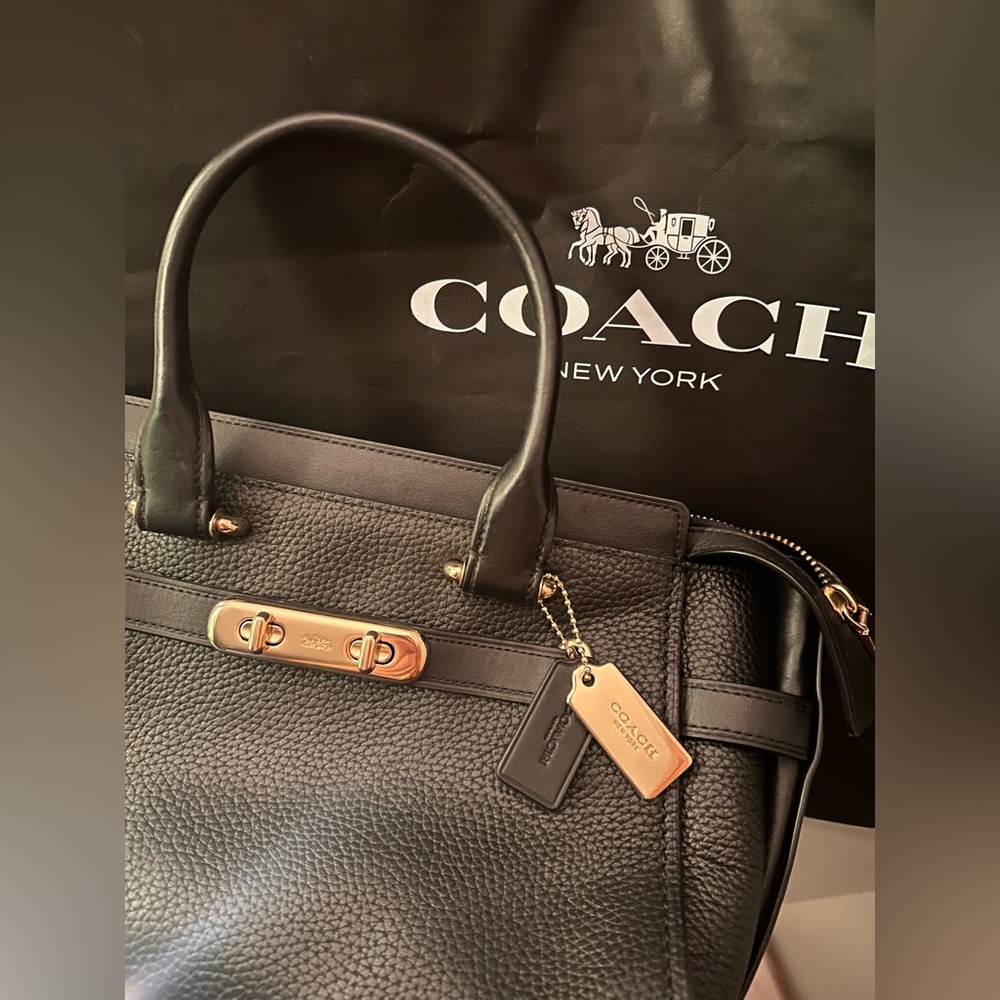 Coach Swagger Purse - Picture 8 of 9